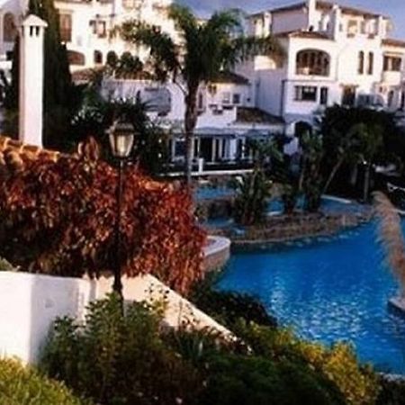 Benalmadenapartments Bbq Evita Beach Club Room photo